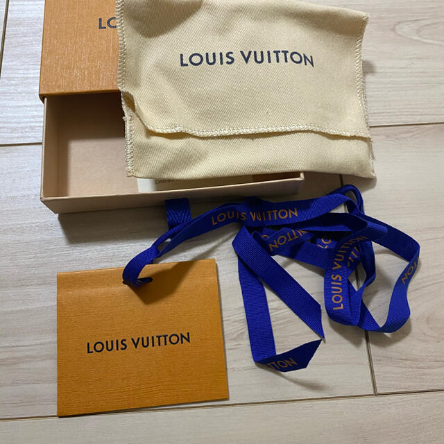 LOUIS VUITTON(ルイヴィトン)のルイヴィトン　カードケース用　箱 レディースのバッグ(ショップ袋)の商品写真