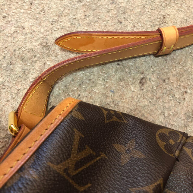 LOUIS VUITTON(ルイヴィトン)のルイヴィトン　メニルモンタン レディースのバッグ(ショルダーバッグ)の商品写真