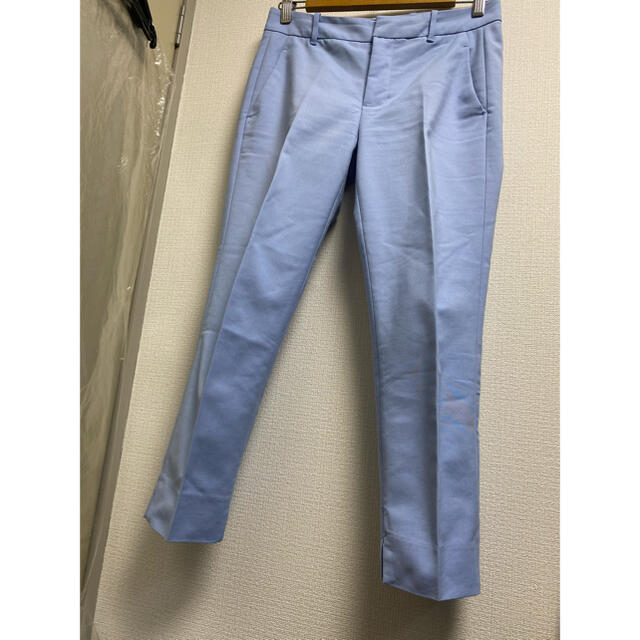 ZARA(ザラ)のSALE【ZARA】カラーパンツ　レディース　クロップド　春夏　パンツ レディースのパンツ(クロップドパンツ)の商品写真