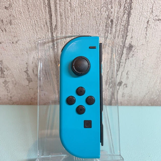 Nintendo Switch(ニンテンドースイッチ)の準美品 人気カラー ブルー Switch 左ジョイコンJoy-Con エンタメ/ホビーのゲームソフト/ゲーム機本体(その他)の商品写真