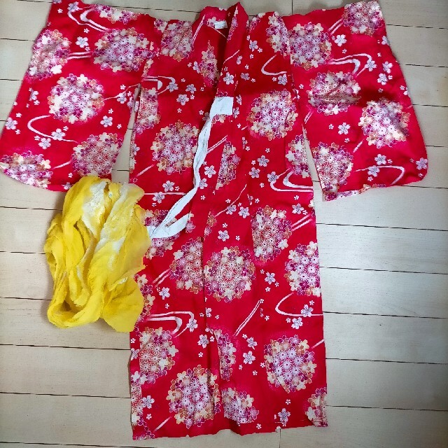 浴衣 キッズ/ベビー/マタニティのキッズ服女の子用(90cm~)(甚平/浴衣)の商品写真