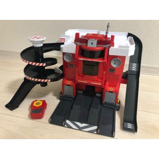 タカラトミー(Takara Tomy)のトミカ　無線でピピッと出動指令！変形ファイヤーステーション(ミニカー)