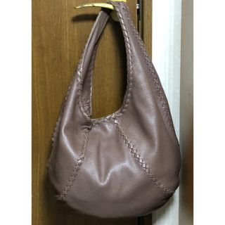 ボッテガヴェネタ(Bottega Veneta)の【値下げしました！】ボッテガヴェネタ　イントレショルダーバッグ212741(トートバッグ)