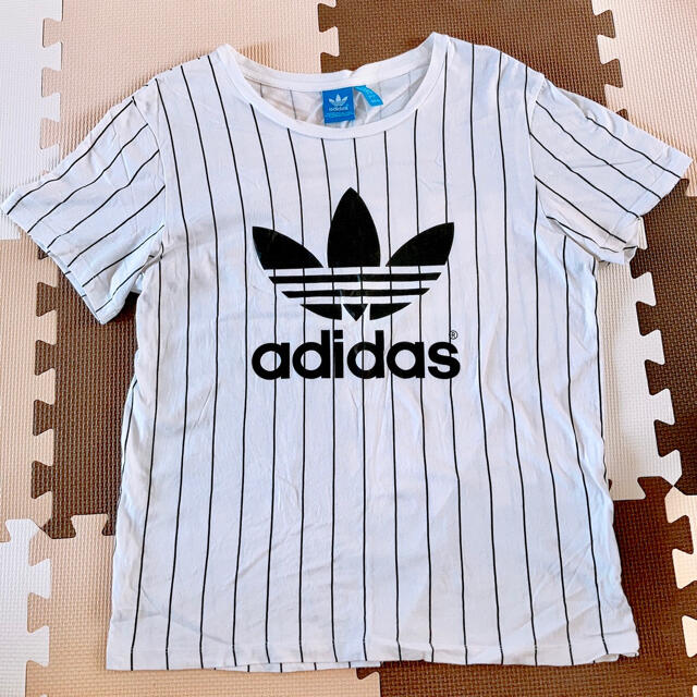 adidas(アディダス)の【最終値下げ】adidas　Tシャツ　ストライプ　ロゴ　ホワイト メンズのトップス(Tシャツ/カットソー(半袖/袖なし))の商品写真