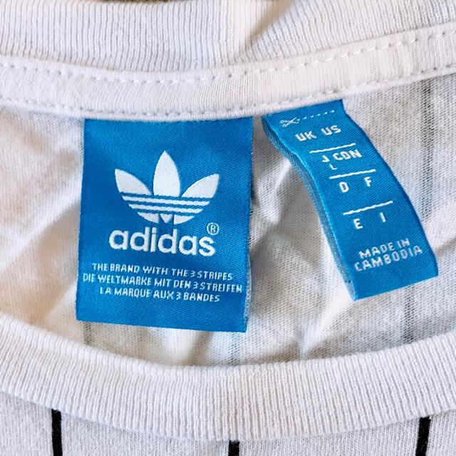 adidas(アディダス)の【最終値下げ】adidas　Tシャツ　ストライプ　ロゴ　ホワイト メンズのトップス(Tシャツ/カットソー(半袖/袖なし))の商品写真