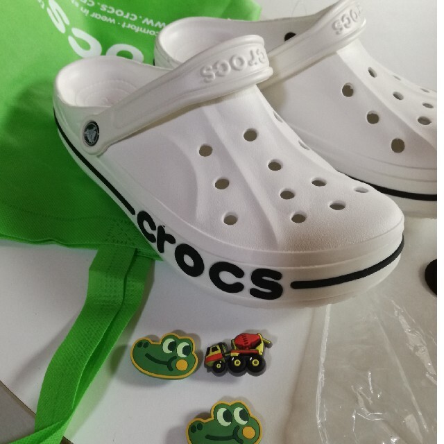 crocs(クロックス)の新品未使用 　crocs　クロックス  メンズ　　27.0cm メンズの靴/シューズ(サンダル)の商品写真
