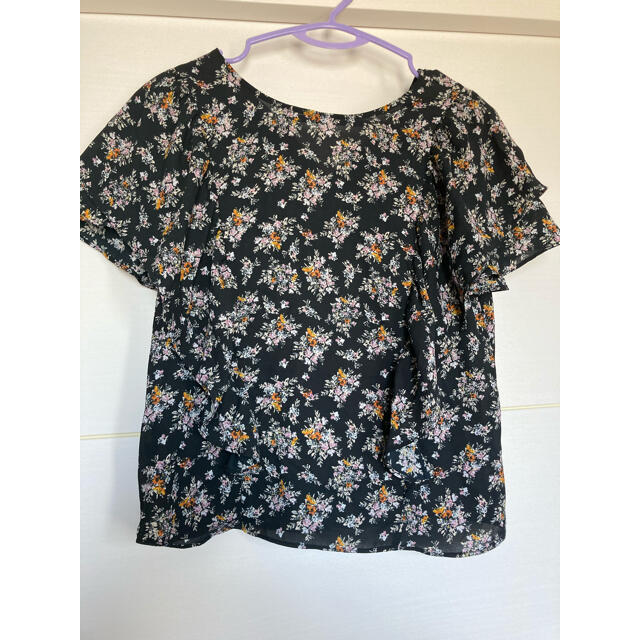GU(ジーユー)の花柄シャツ レディースのトップス(シャツ/ブラウス(半袖/袖なし))の商品写真
