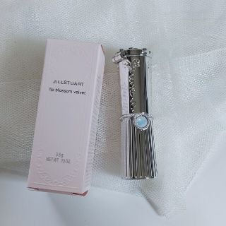 ジルスチュアート(JILLSTUART)のジルスチュアート リップブロッサム ベルベット01(口紅)