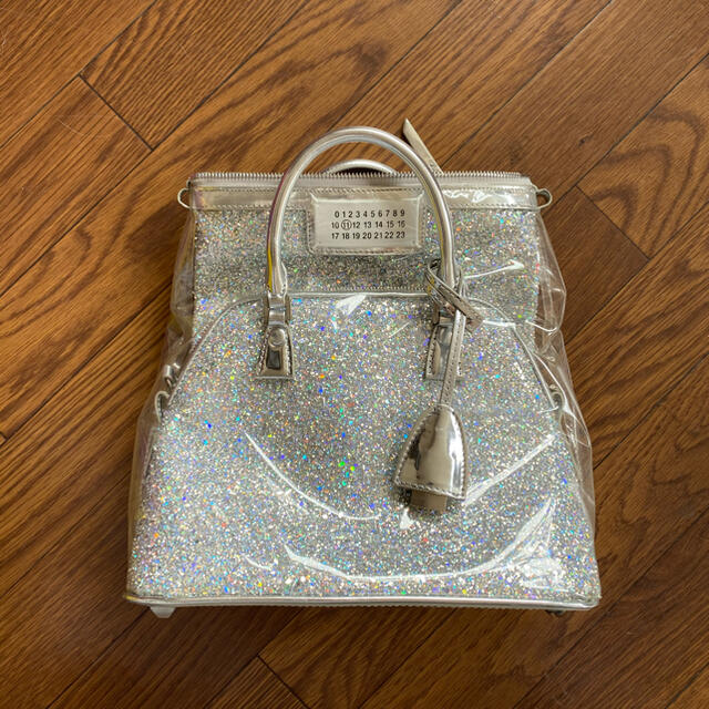 Maison Martin Margiela(マルタンマルジェラ)のマルジェラ  バッグ　5ac maisonmargiela シルバー　 レディースのバッグ(ハンドバッグ)の商品写真