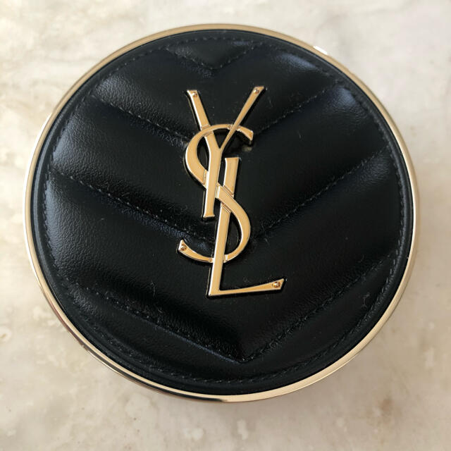 Yves Saint Laurent Beaute(イヴサンローランボーテ)のイヴ・サンローラン アンクル ド ポー ルクッションN 25 コスメ/美容のベースメイク/化粧品(ファンデーション)の商品写真