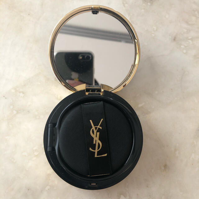 Yves Saint Laurent Beaute(イヴサンローランボーテ)のイヴ・サンローラン アンクル ド ポー ルクッションN 25 コスメ/美容のベースメイク/化粧品(ファンデーション)の商品写真