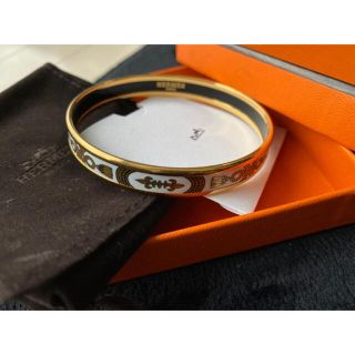 エルメス(Hermes)の専用ページ✨　HERMES バングル  アラベスク ゴールド ホワイト 箱など♡(ブレスレット/バングル)