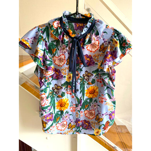 ブラウス♡花柄🌸ロイスクレヨン ブラウス♡花柄🌸ロイスクレヨン