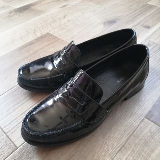 美品 COLE HAAN コールハーン 22.5 コインローファー エナメルローファー/革靴