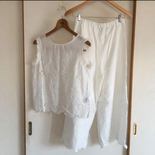 ダブルクローゼット(w closet)のダブルクローゼット 刺繍入りタンクトップ プルオーバー ワイドパンツ セットで！(シャツ/ブラウス(半袖/袖なし))