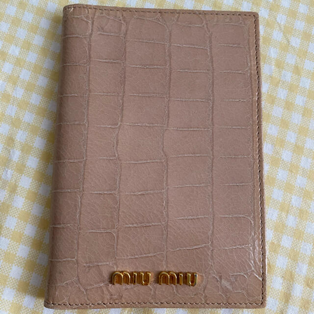 miumiu パスポートケース