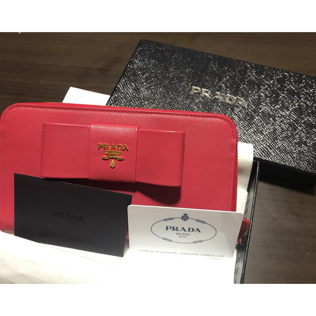 PRADA(プラダ)の新品、未使用　PRADA 財布 サフィアーノ リボン レディースのファッション小物(財布)の商品写真