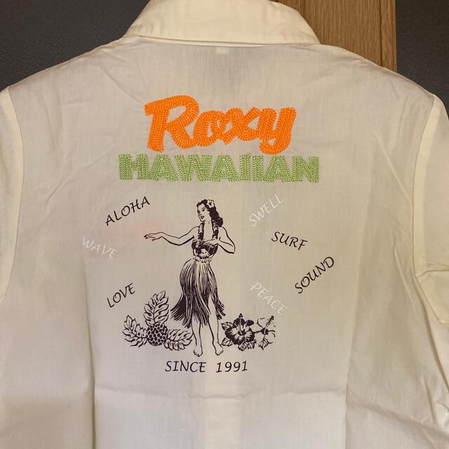 Roxy(ロキシー)の新品　ロキシー刺繍シャツ レディースのトップス(シャツ/ブラウス(半袖/袖なし))の商品写真