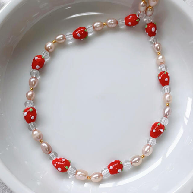 jouetie(ジュエティ)の28 handmade necklace “STRAWBERRY LOVER” ハンドメイドのアクセサリー(ネックレス)の商品写真