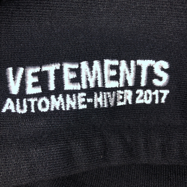 専用　vetements tfd フーディー メンズのトップス(パーカー)の商品写真