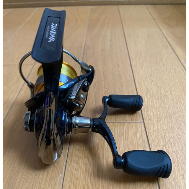 リール　DAIWA  REVROS  2004H-DH