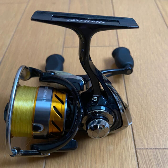 リール　DAIWA  REVROS  2004H-DH