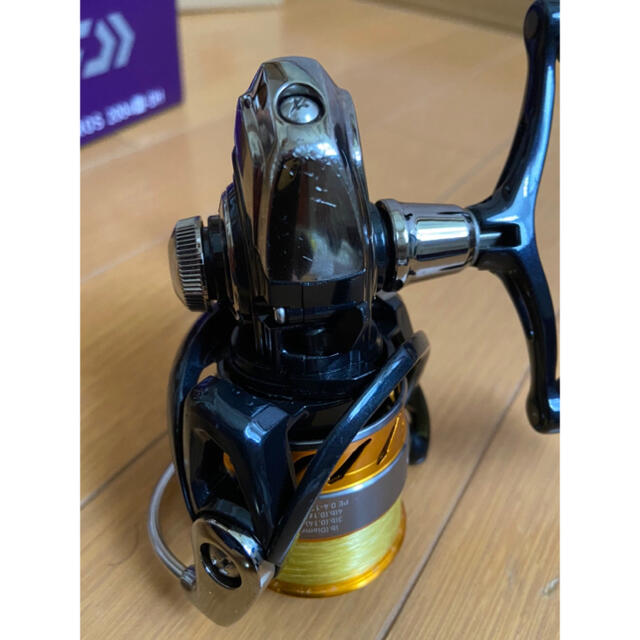 リール　DAIWA  REVROS  2004H-DH