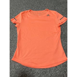 アディダス(adidas)のadidasレディースTシャツ(Tシャツ(半袖/袖なし))