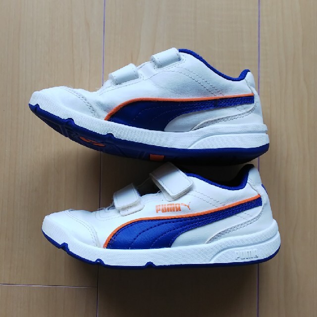 PUMA(プーマ)のPUMA スニーカー  キッズ/ベビー/マタニティのキッズ靴/シューズ(15cm~)(スニーカー)の商品写真