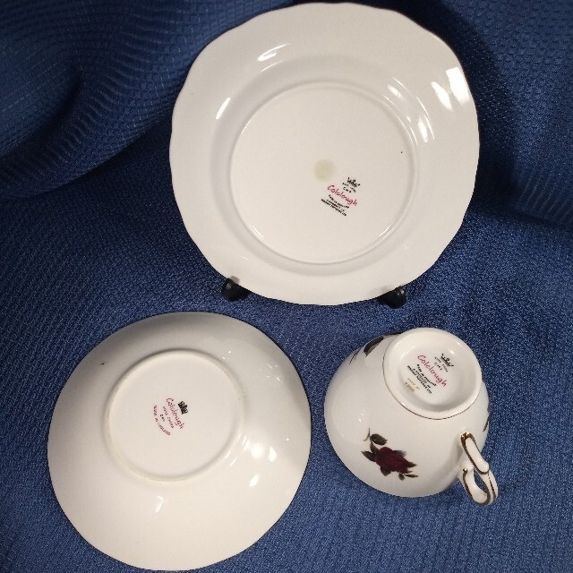 WEDGWOOD(ウェッジウッド)の英国製colclough コルクラフ 金彩amoretta ティートリオ インテリア/住まい/日用品のキッチン/食器(食器)の商品写真