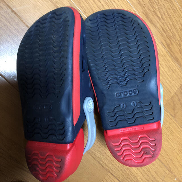 crocs(クロックス)の専用 キッズ/ベビー/マタニティのキッズ靴/シューズ(15cm~)(サンダル)の商品写真