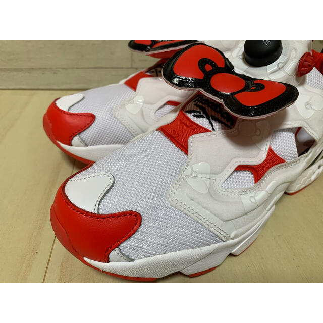 Reebok(リーボック)のReebok x Hello Kitty Insta Pump Fury OG メンズの靴/シューズ(スニーカー)の商品写真