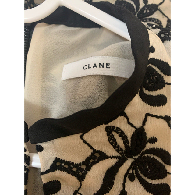 完売新品CLANE FLOWER LACE ARCH LINE BLOUSE   レディースのトップス(シャツ/ブラウス(半袖/袖なし))の商品写真