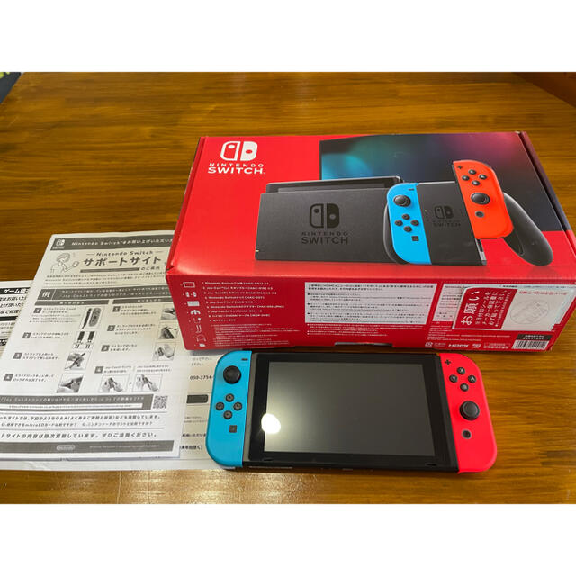 Nintendo Switch(ニンテンドースイッチ)のSwitch本体　美品 エンタメ/ホビーのゲームソフト/ゲーム機本体(家庭用ゲーム機本体)の商品写真