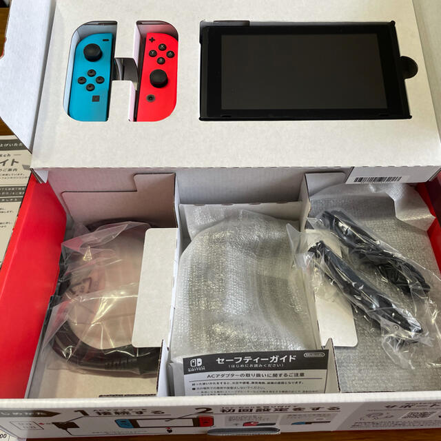 Nintendo Switch(ニンテンドースイッチ)のSwitch本体　美品 エンタメ/ホビーのゲームソフト/ゲーム機本体(家庭用ゲーム機本体)の商品写真