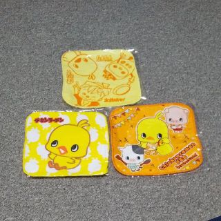 ニッシンショクヒン(日清食品)のチキンラーメン ひよこちゃんタオルハンカチ 3枚セット(タオル)