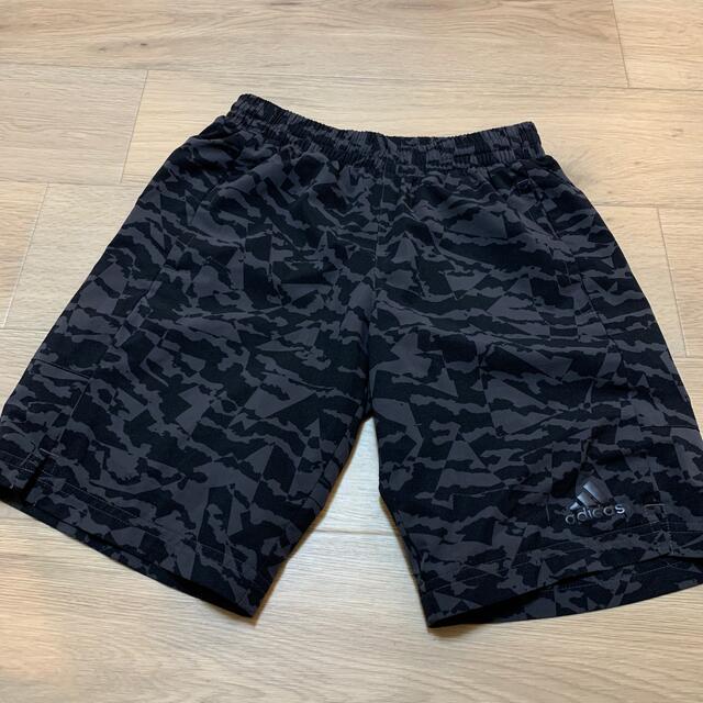 adidas(アディダス)のアディダスキッズハーフパンツ キッズ/ベビー/マタニティのキッズ服男の子用(90cm~)(パンツ/スパッツ)の商品写真