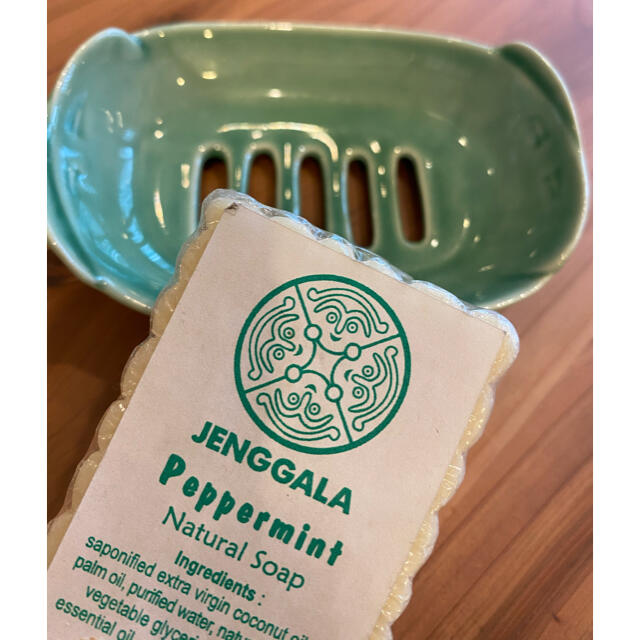 Jenggala(ジェンガラ)のJENGGALA ジェンガラケラミック　希少ソープ&お皿セット インテリア/住まい/日用品のキッチン/食器(食器)の商品写真