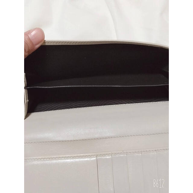 Gucci(グッチ)の正規品！GUCCI グッチ 長財布 シマ ホワイトベージュ レディースのファッション小物(財布)の商品写真