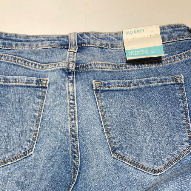 Old Navy(オールドネイビー)のOLD NAVY　デニム　BOYFRIEND STRAIGHT  新品　ダメージ レディースのパンツ(デニム/ジーンズ)の商品写真