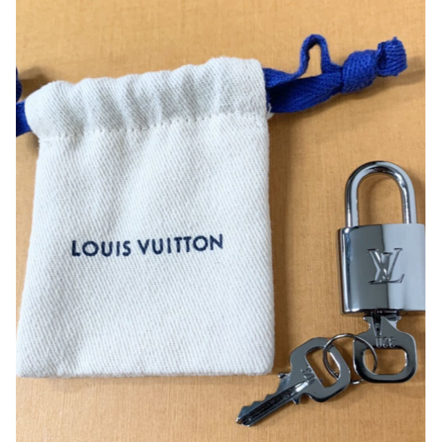 LOUIS VUITTON(ルイヴィトン)のLOUIS VUITTON ルイヴィトン リュック バックパック デイパック バ メンズのバッグ(バッグパック/リュック)の商品写真