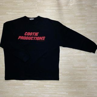 クーティー(COOTIE)のCOOTIE/Print L/S Tee（LOGO）（ブラック/レッド）(Tシャツ/カットソー(七分/長袖))