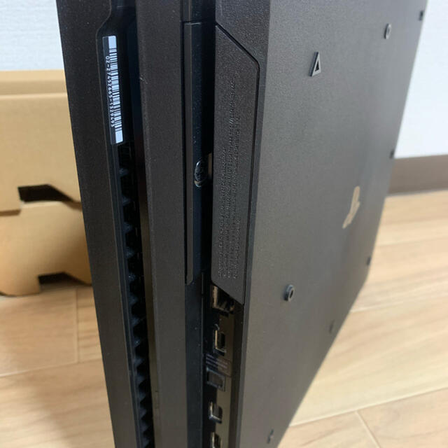 PlayStation4(プレイステーション4)のSONY PlayStation4 Pro 2TB本体 CUH-7200CB01 エンタメ/ホビーのゲームソフト/ゲーム機本体(家庭用ゲーム機本体)の商品写真