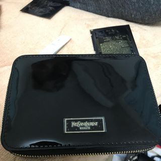 Yves Saint Laurent Beaute(ポーチ)のフリマアイテム一覧 Yves Saint Laurent Beaute(ポーチ)のフリマアイテム一覧