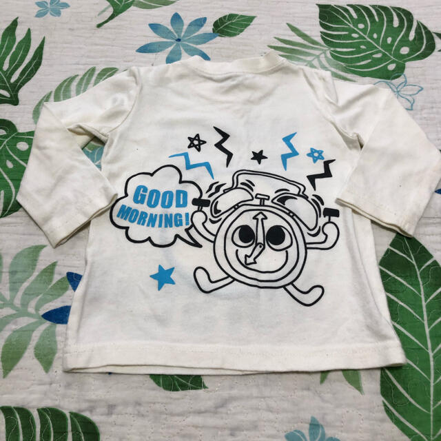 F.O.KIDS(エフオーキッズ)のお値下げ☆丸高衣料　可愛い時計のワッペン付き長Tシャツ80センチ キッズ/ベビー/マタニティのベビー服(~85cm)(シャツ/カットソー)の商品写真