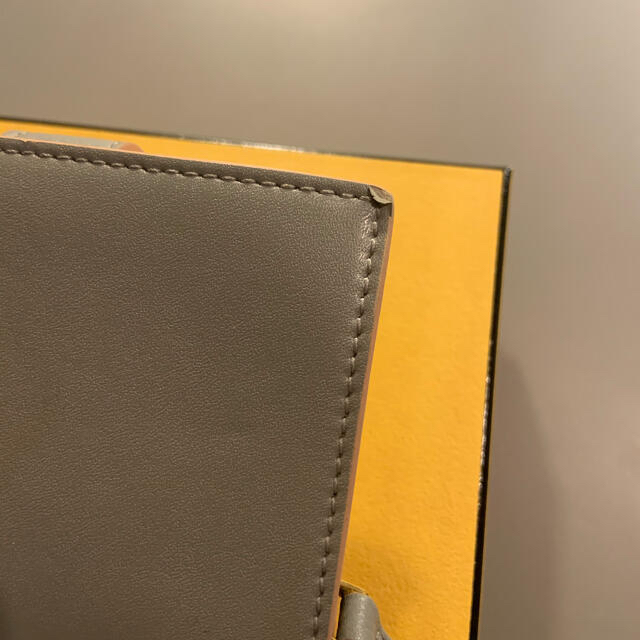 FENDI(フェンディ)の二つ折り財布　FENDI グレー レディースのファッション小物(財布)の商品写真