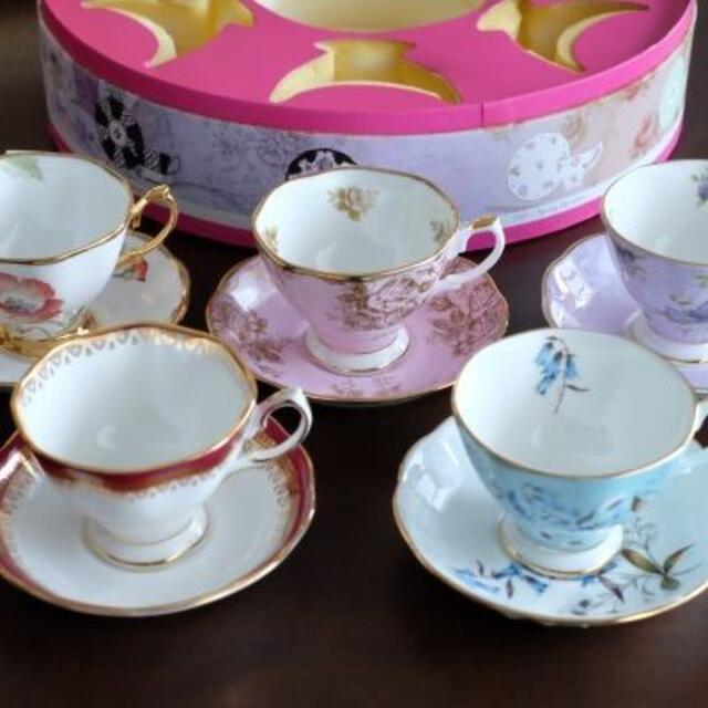 ROYAL ALBERT(ロイヤルアルバート)の新品　ROYAL ALBERT　ロイヤルアルバート　100周年　カップ&ソーサー インテリア/住まい/日用品のキッチン/食器(グラス/カップ)の商品写真