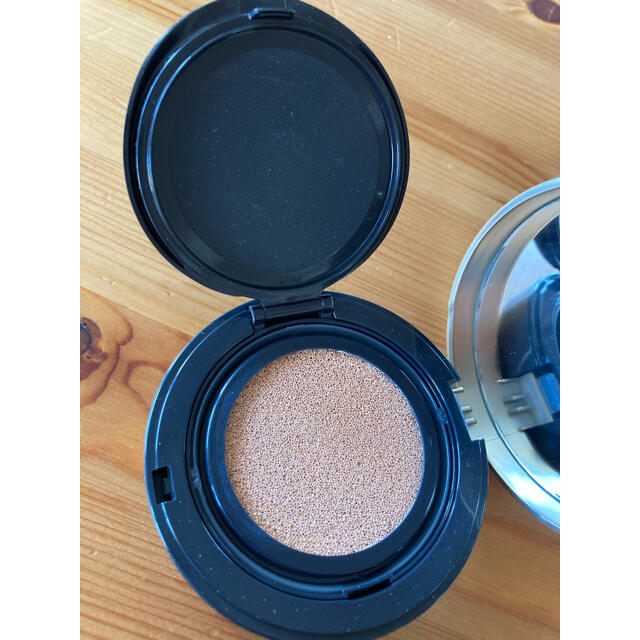 laura mercier(ローラメルシエ)の[nagina様専用]ローラ メルシエ フローレス ルミエール ラディアンス  コスメ/美容のベースメイク/化粧品(ファンデーション)の商品写真