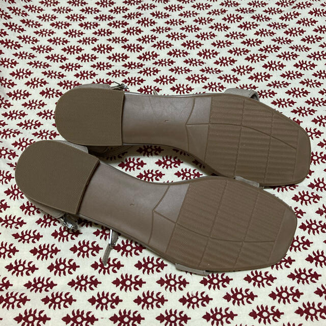 UNIQLO(ユニクロ)のコンフィールタッチアンクルストラップサンダル　サイズＬ レディースの靴/シューズ(サンダル)の商品写真