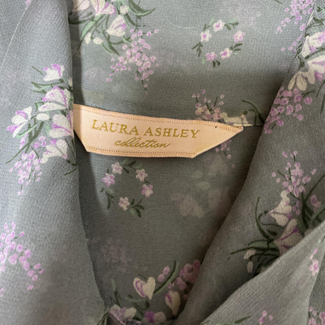 LAURA ASHLEY(ローラアシュレイ)のローラーアシュレイ　セットアップ　シルク100% レディースのフォーマル/ドレス(スーツ)の商品写真